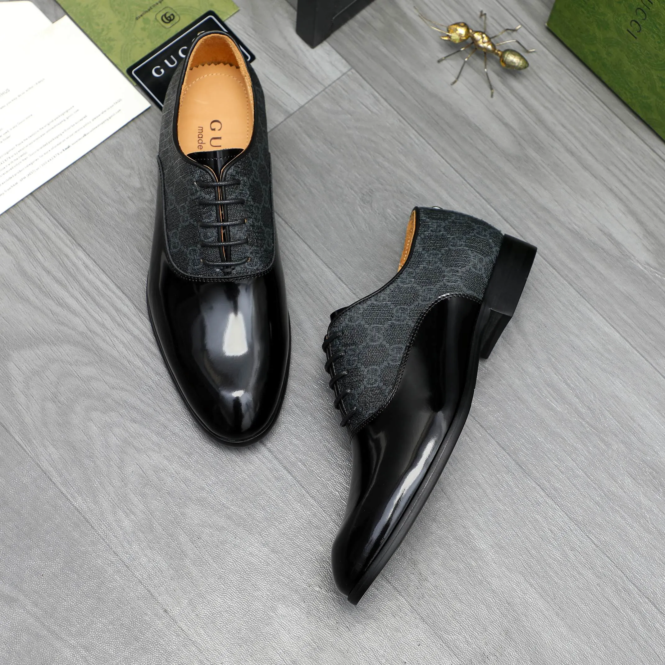 Men's shoes 💰p500 Product trademark: GUCCI "Gucci" business lace-up leather shoes Regular size: 38-46 (38.45.46 is custom-made and non-returnable) Product materials: Selected pearlescent cowhide stitching brand printed upper, cowhide lining, original rubber outsole
